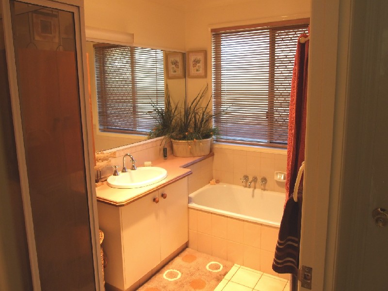 22 Moore Crescent, Wilsonton QLD 4350