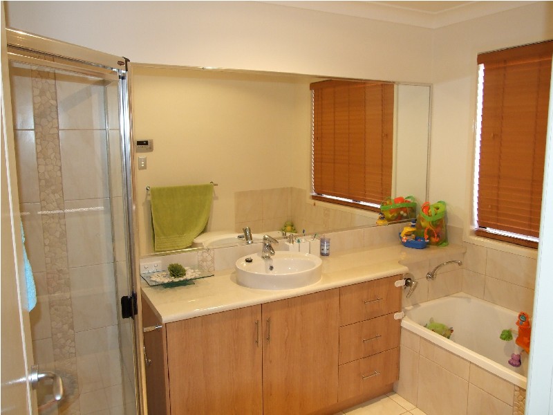 66 Polzin Road, Highfields QLD 4352