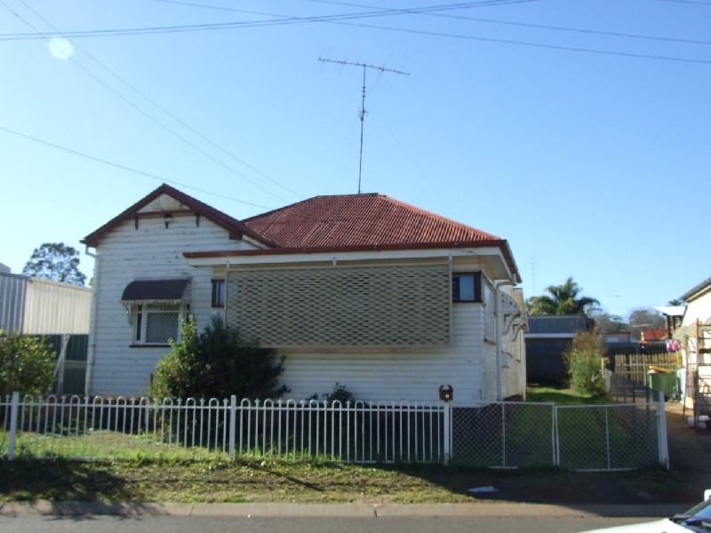 6 Bath Street, North Toowoomba QLD 4350