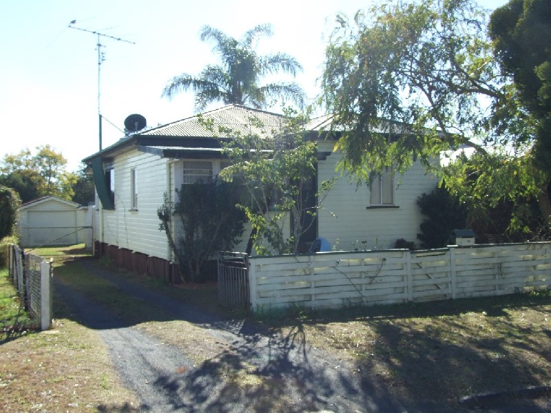 9b Victory Street, Newtown QLD 4350