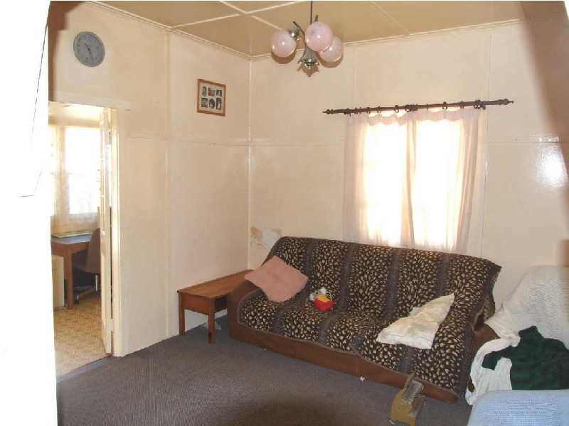 9b Victory Street, Newtown QLD 4350