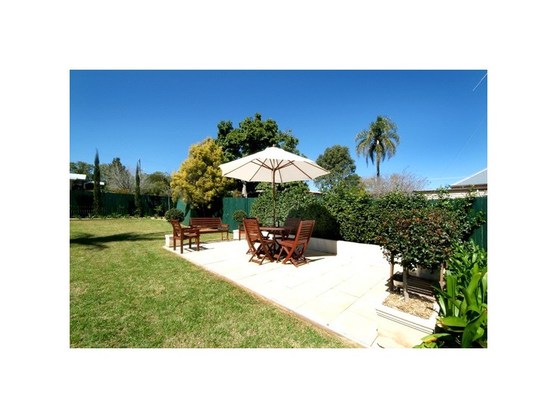 4 George Street, East Toowoomba QLD 4350