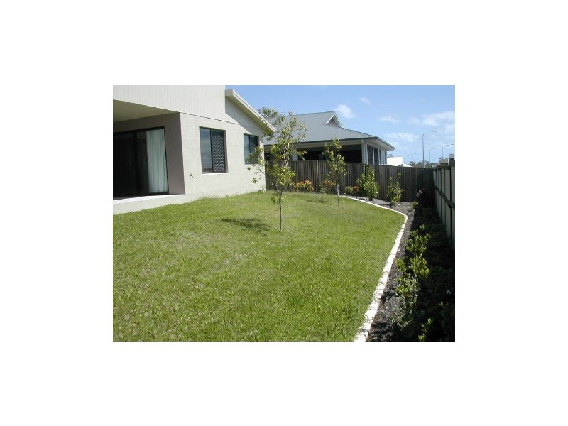 7 Shutehaven Circuit, Bushland Beach QLD 4818