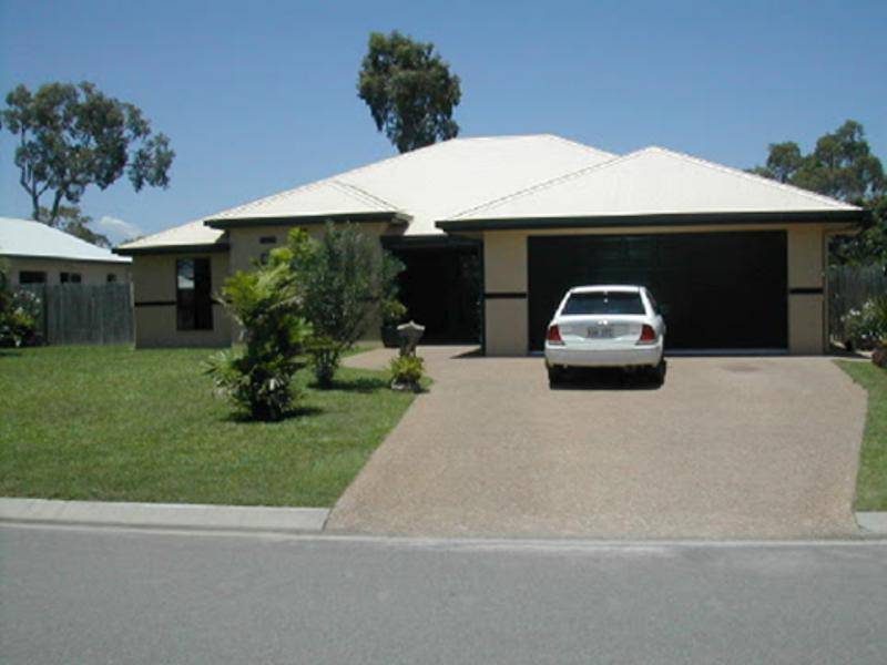 6 Marita Court, Bushland Beach QLD 4818