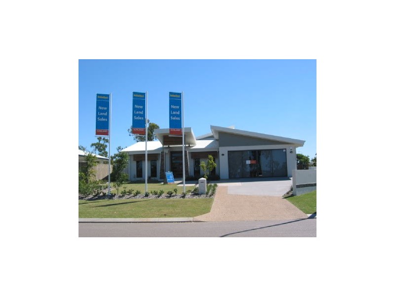 Lynwood Avenue,, Bushland Beach QLD 4818