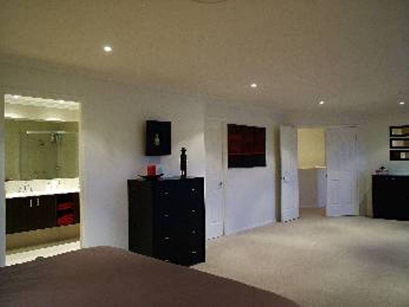 106 The Parkway, Stretton QLD 4116