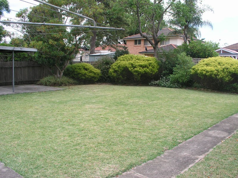 33 Beamish Road, Northmead NSW 2152