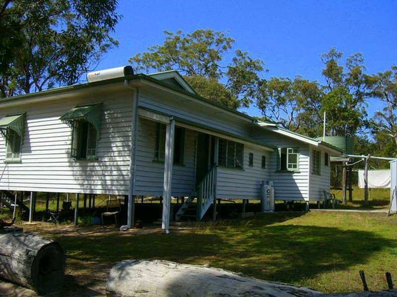 2476 Roundhill Road, Agnes Water QLD 4677