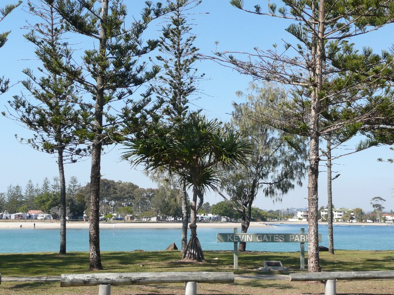 2 / 11 Awoonga Avenue, Burleigh Heads QLD 4220