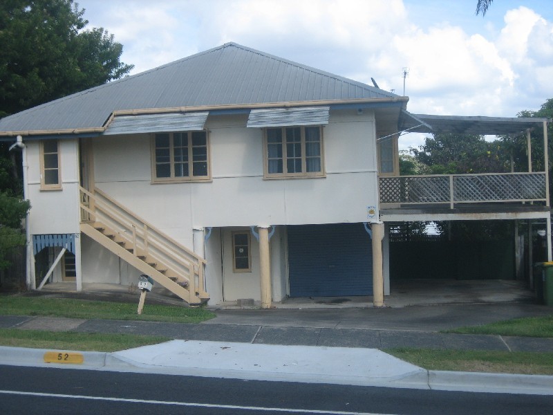 52 Brooke Avenue, Southport QLD 4215