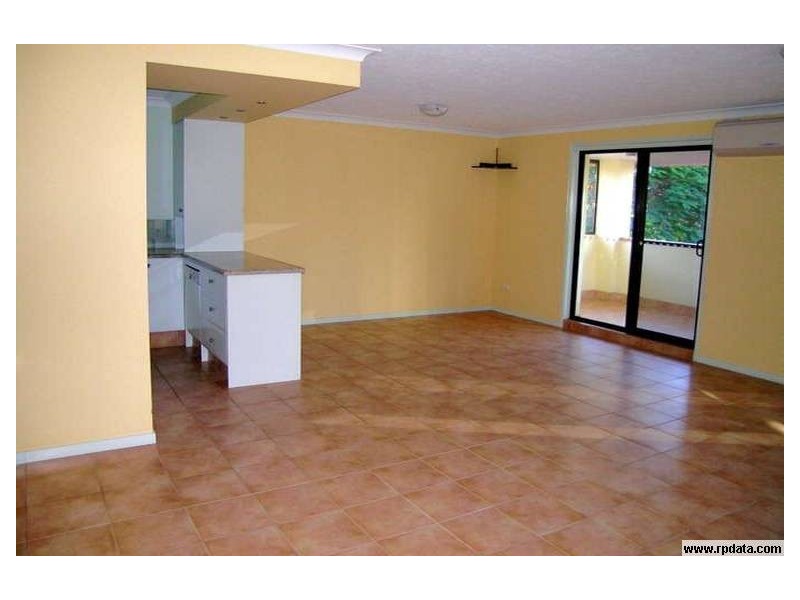 5 “Julia Lodge”/ 21 Second Avenue, Broadbeach QLD 4218