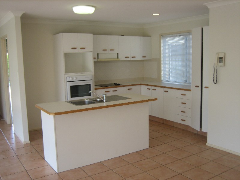 3 Lakes Circuit, Burleigh Waters QLD 4220