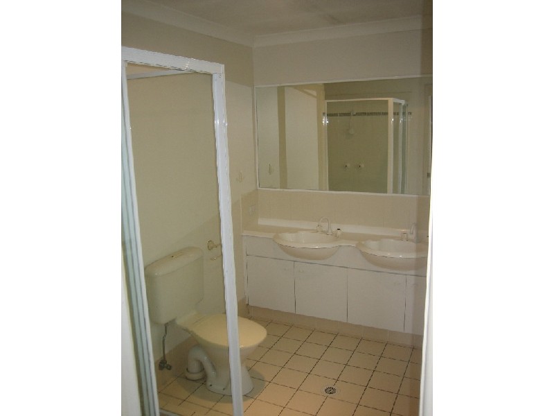 3 Lakes Circuit, Burleigh Waters QLD 4220