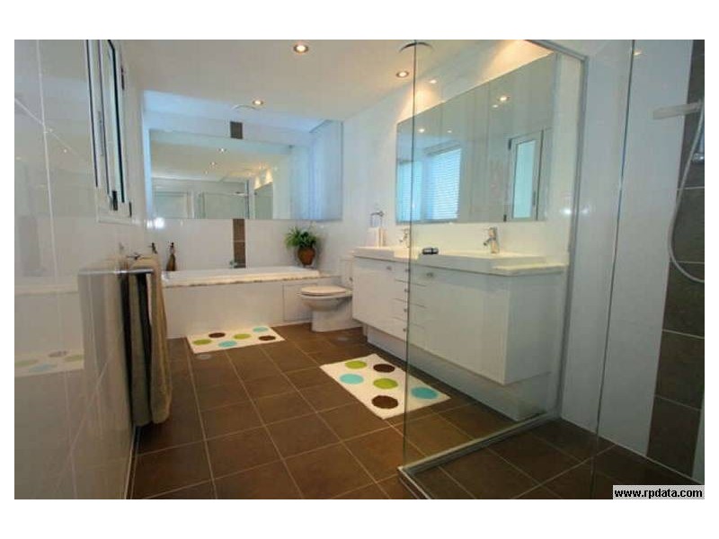 1 “Marista”/ 78 The Esplanade, Burleigh Heads QLD 4220