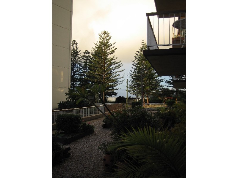 3 /96 The Esplanade, Burleigh Heads QLD 4220