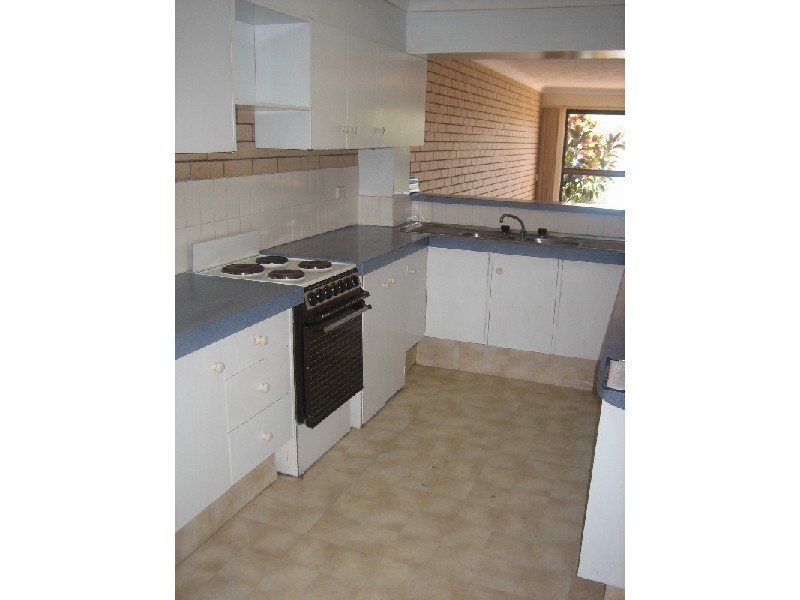 30 “Regency Place Lakeside”/ 13 Shrike Court, Burleigh Waters QLD 4220