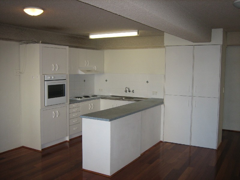 7 “Seventh Avenue”/ 276 The Esplanade, Burleigh Heads QLD 4220