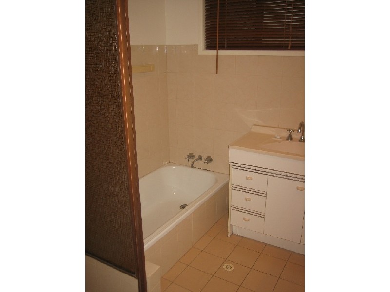 9 Spoonbill Parade, Burleigh Heads QLD 4220