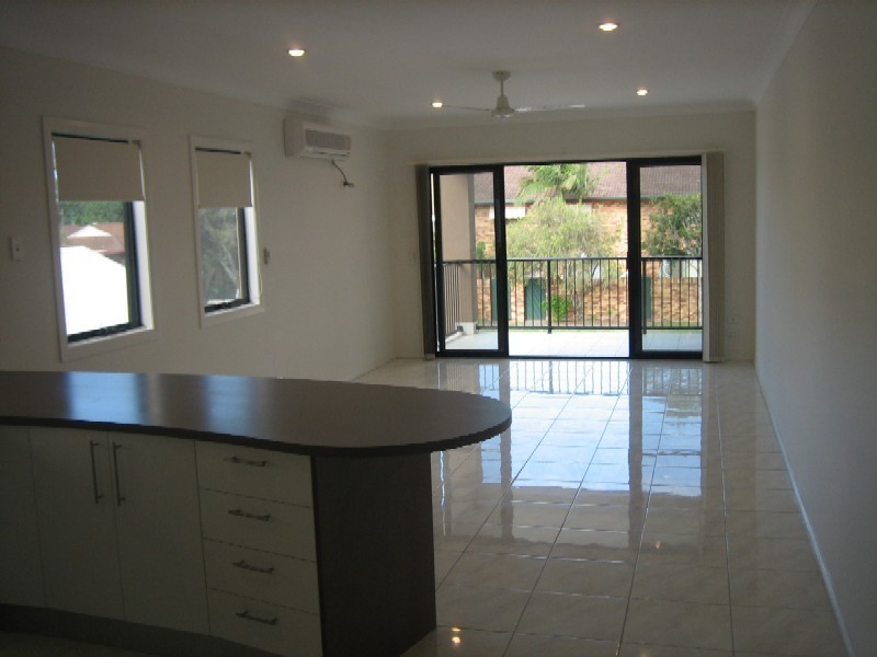 2 /92 Sunshine Parade, Miami QLD 4220