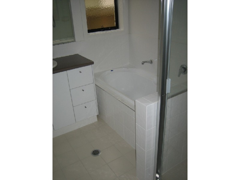 2 /92 Sunshine Parade, Miami QLD 4220