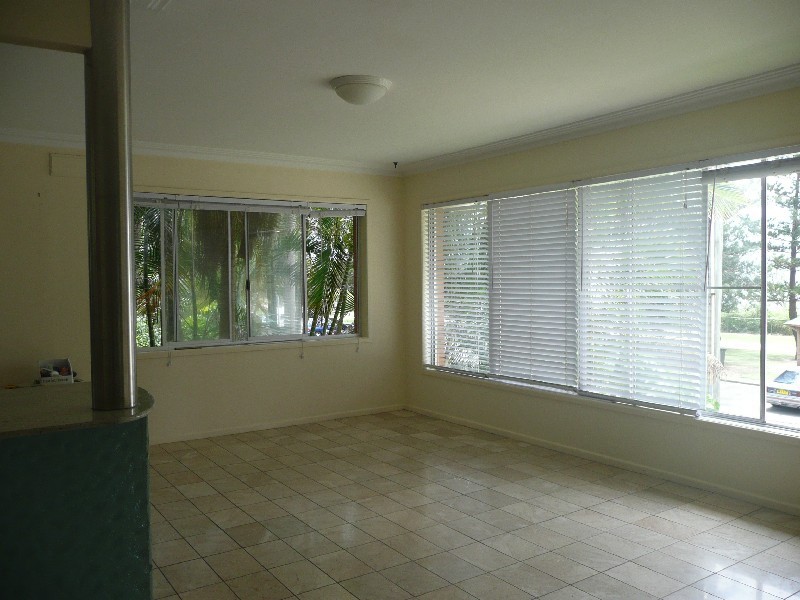 4 “Tobermory”/ 216 The Esplanade, Burleigh Heads QLD 4220