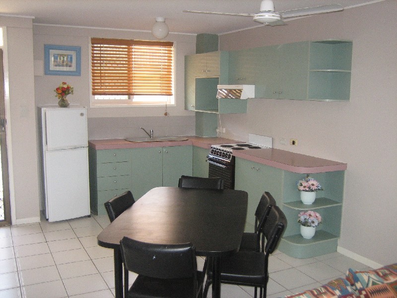 28  “Silver Lining”/ 286 The Esplanade, Burleigh Heads QLD 4220