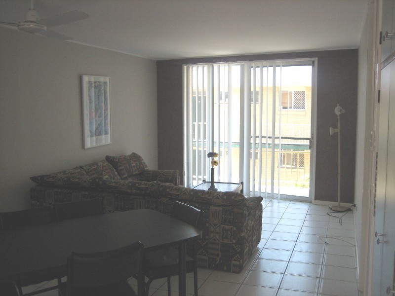28  “Silver Lining”/ 286 The Esplanade, Burleigh Heads QLD 4220