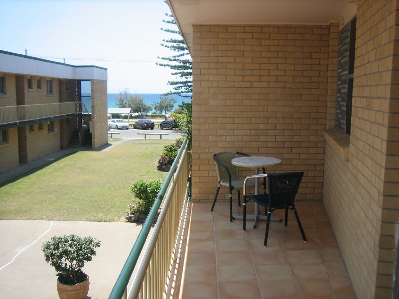 28  “Silver Lining”/ 286 The Esplanade, Burleigh Heads QLD 4220
