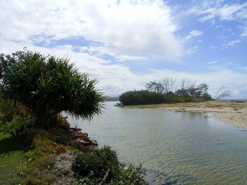 . Coopers on the Beach – 21 Ocean Road, Brooms Head NSW 2463