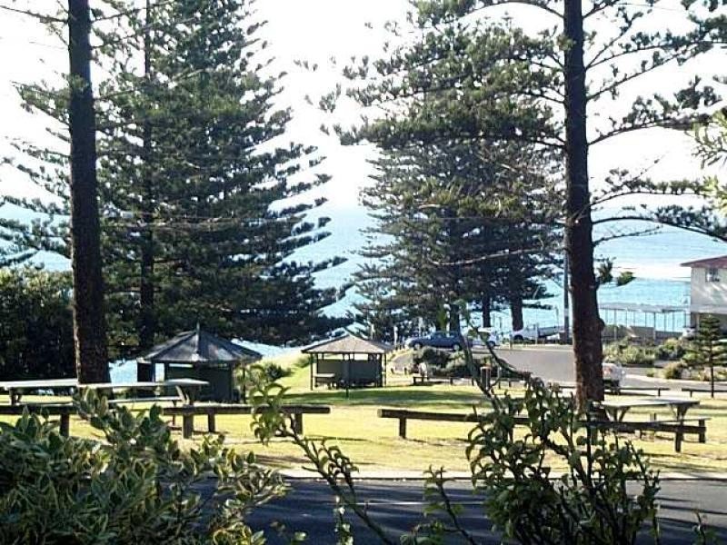 unit 1 Flinders Lodge – 22 Clarence Street, Yamba NSW 2464