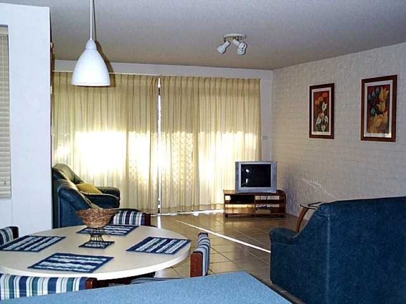 unit 1 Flinders Lodge – 22 Clarence Street, Yamba NSW 2464