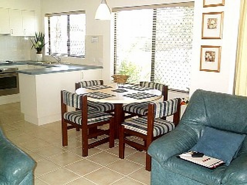 unit 1 Flinders Lodge – 22 Clarence Street, Yamba NSW 2464