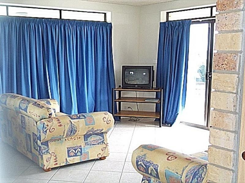 unit 8 Flinders Lodge – 22 Clarence Street, Yamba NSW 2464