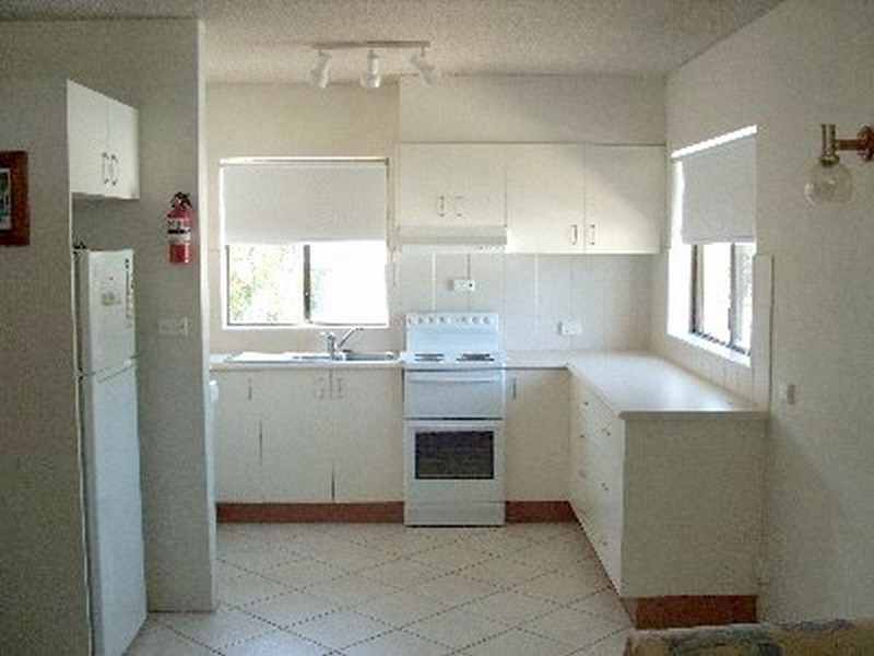 unit 8 Flinders Lodge – 22 Clarence Street, Yamba NSW 2464