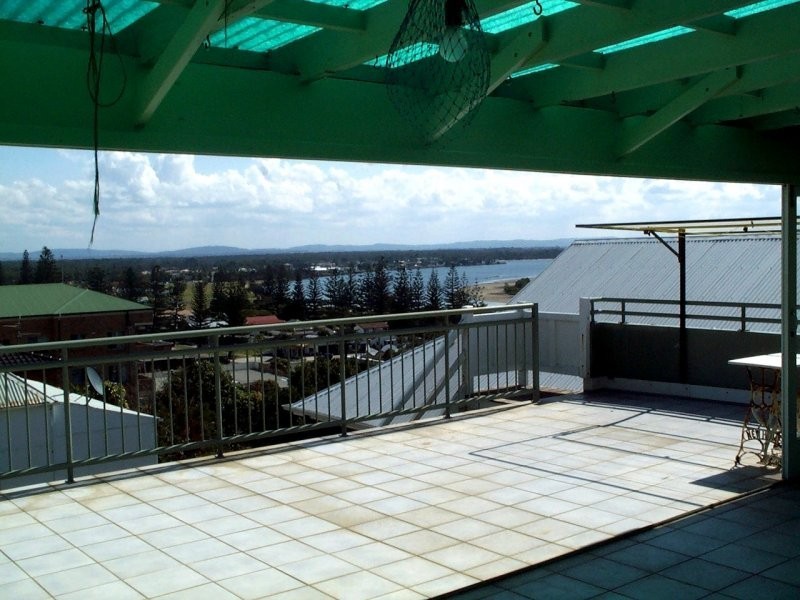 top unit Marine Heights – 16 Clarence Street, Yamba NSW 2464