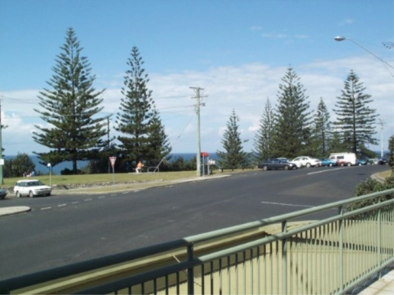 top unit Marine Heights – 16 Clarence Street, Yamba NSW 2464