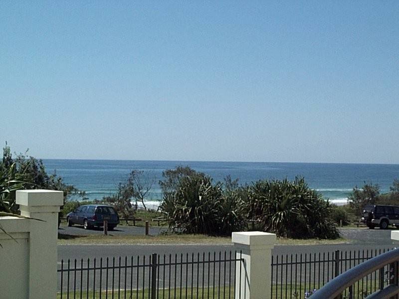 unit 2 The Sands – 20 Pacific Parade, Yamba NSW 2464