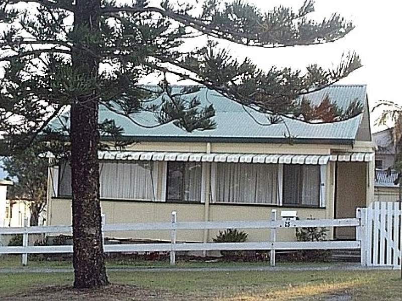 25 A Seaside Shack – 25 Clarence Street, Yamba NSW 2464