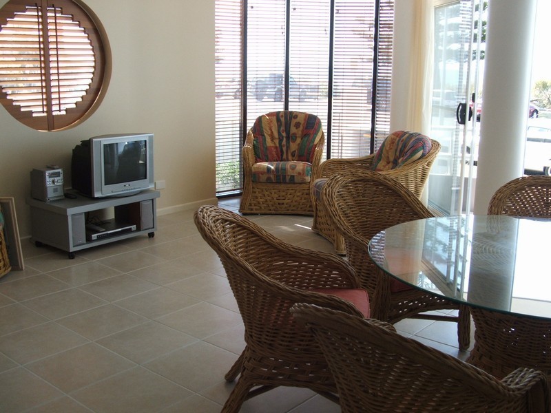 unit 1 La Ronde – 7 Pacific Parade, Yamba NSW 2464