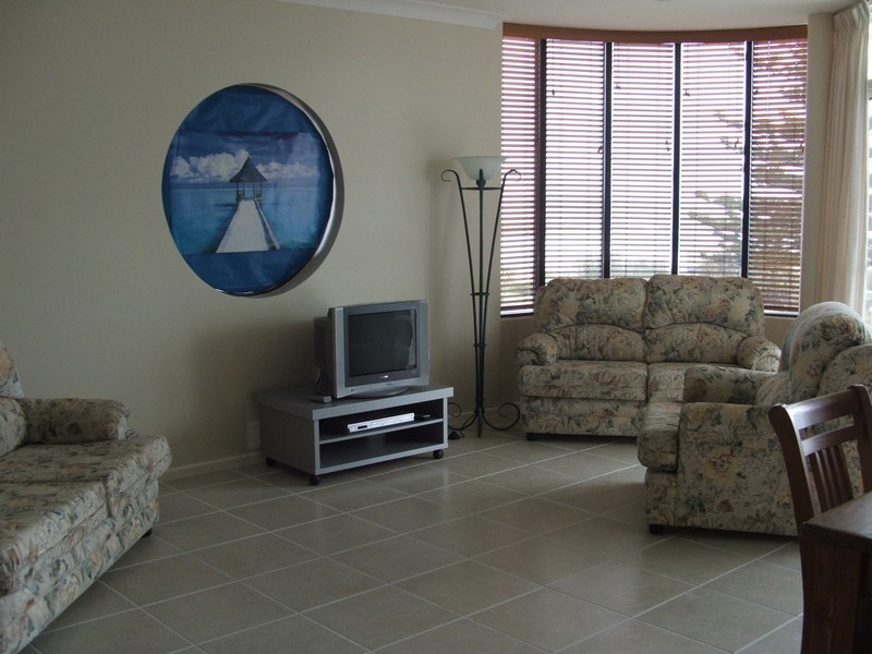 unit 3 La Ronde – 7 Pacific Parade, Yamba NSW 2464