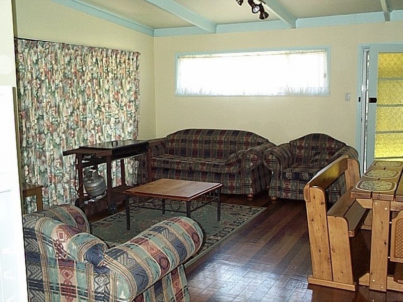 17 Angourie Bungalow – 17 Lake Street, Angourie NSW 2464