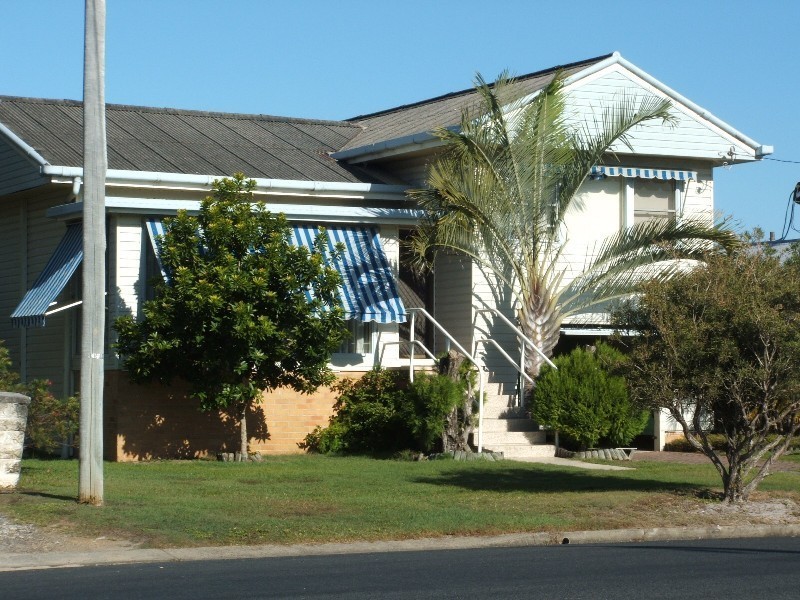 22 Beach Street, Yamba NSW 2464