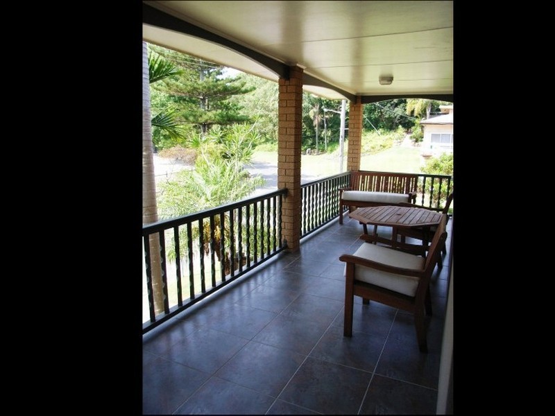 1 / 5 Harbour Street “”"”Beach Villa 1″”"”, Yamba NSW 2464