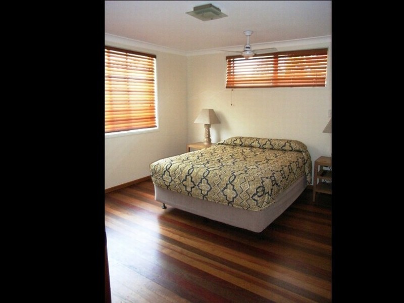 1 / 5 Harbour Street “”"”Beach Villa 1″”"”, Yamba NSW 2464