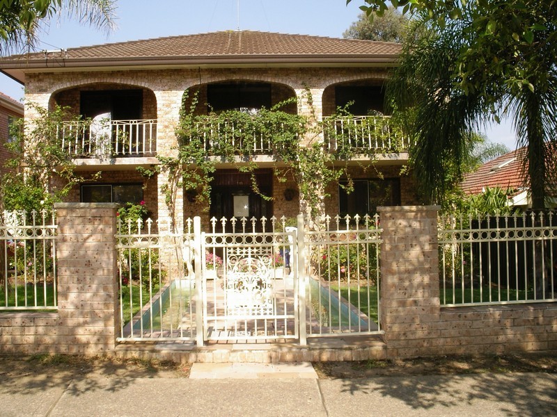 111  Cumberland rd, Greystanes NSW 2145