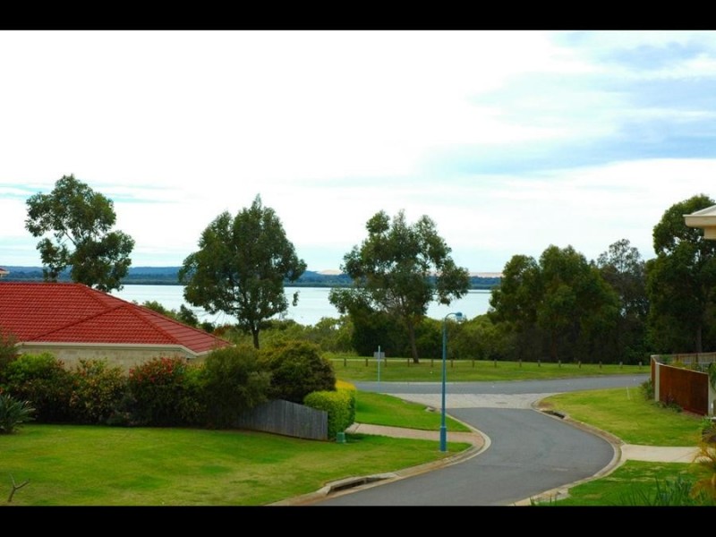 10 St Clair Ct, Redland Bay QLD 4165