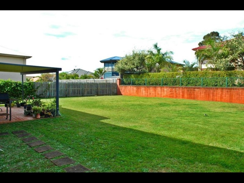 10 St Clair Ct, Redland Bay QLD 4165