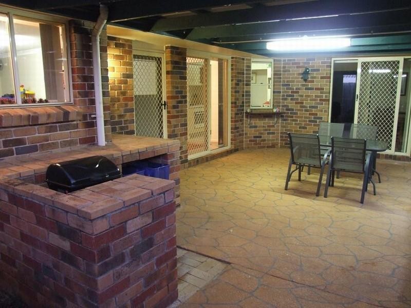11 Sunningdale Drive, Redland Bay QLD 4165