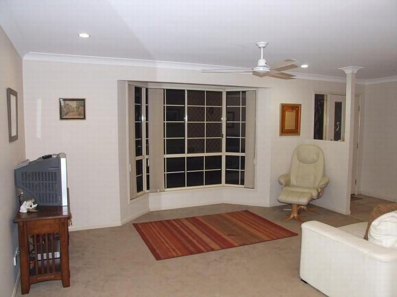 11 Sunningdale Drive, Redland Bay QLD 4165