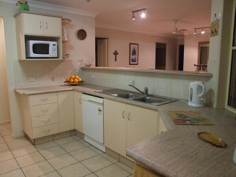 11 Sunningdale Drive, Redland Bay QLD 4165